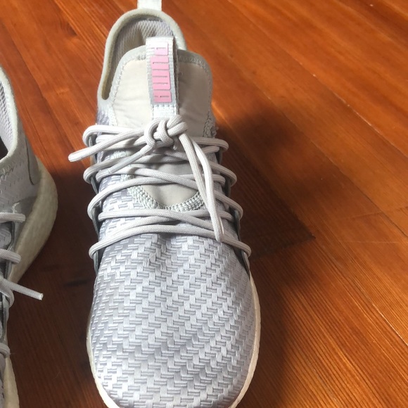 🩶🩷 Puma sneakers - Picture 3 of 3